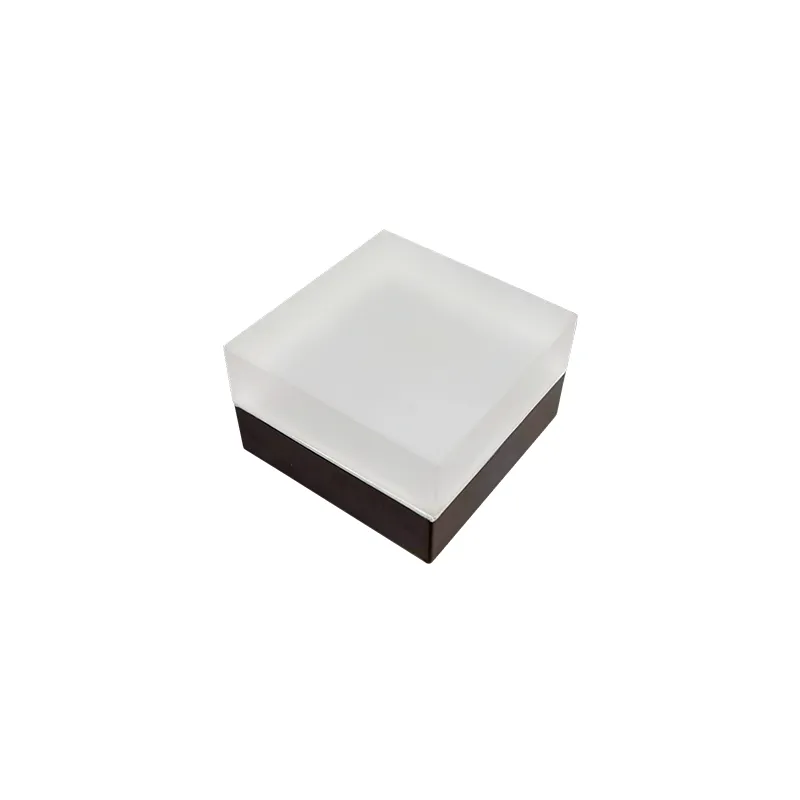 WL 系列 100×100×60mm IP65 IK06 水晶玻璃 LED 墙面砖灯，适用于幕墙、商业建筑、城市更新与文旅空间