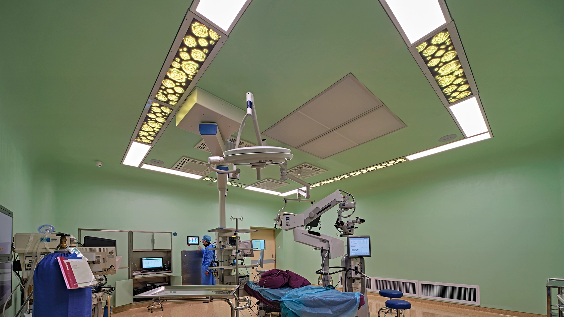Specialty and Commercial Lighting